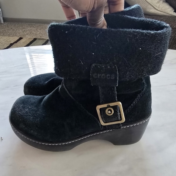 Crocs Winter Pull On Boot Sz 6W Women Black Suede Suede Knit Top Block Heel - Picture 9 of 16